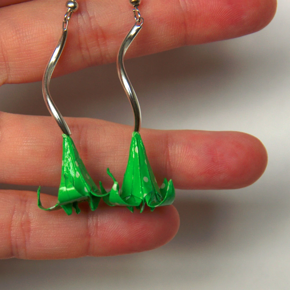 Náušnice "Svěže zelené puntíky" (lilie)