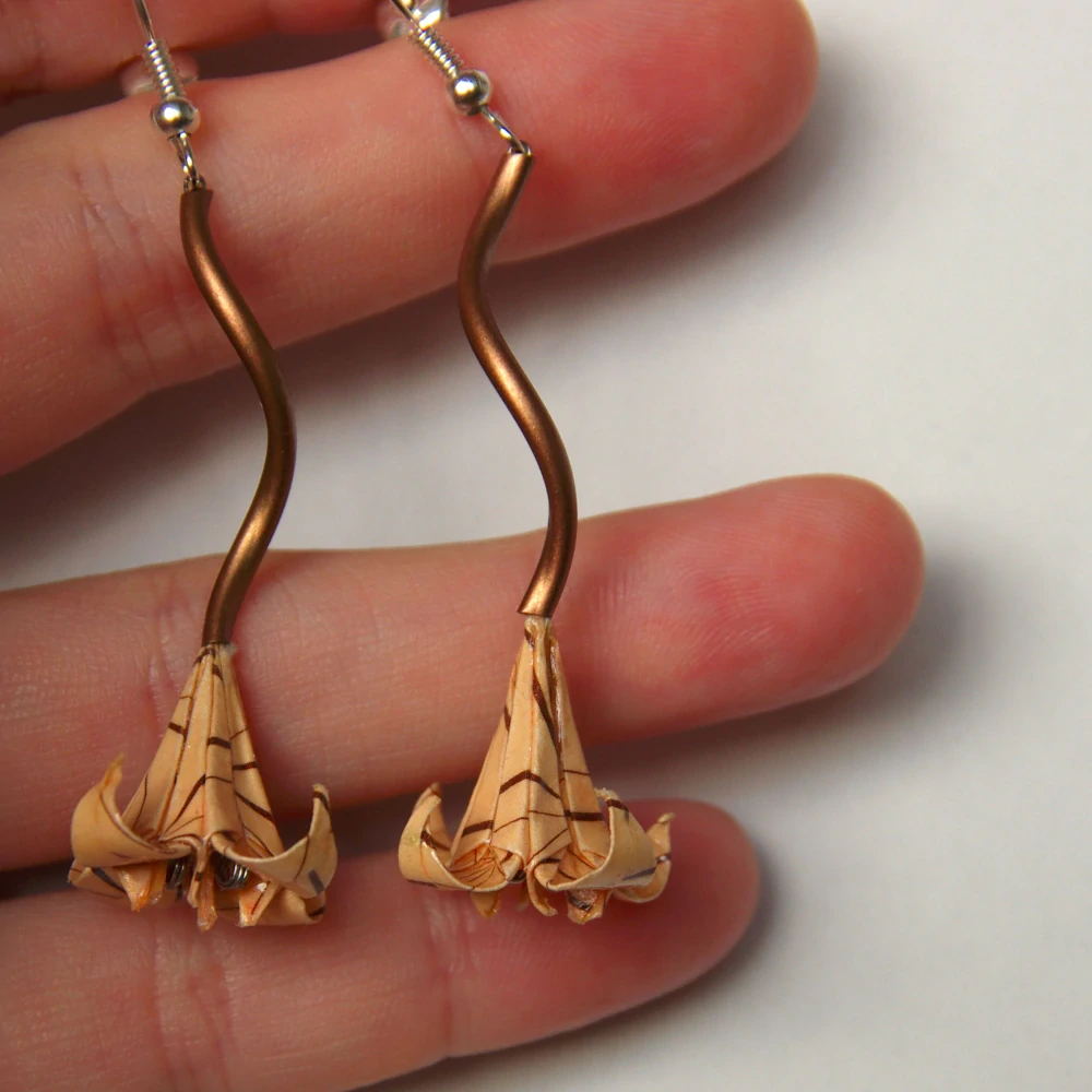 Náušnice "Geometrie v barvách země" (lilie)