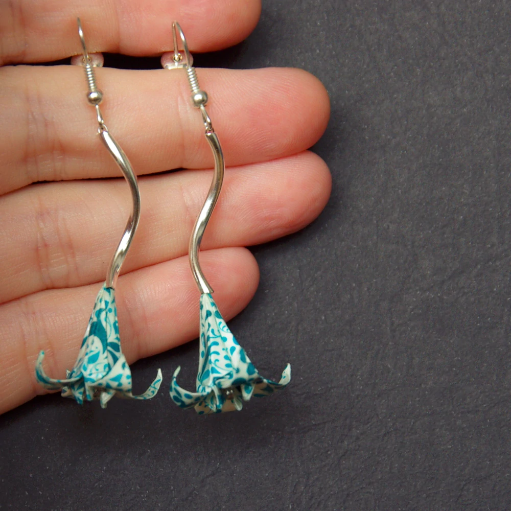 Náušnice "Květy v kapkách deště" (lilie)