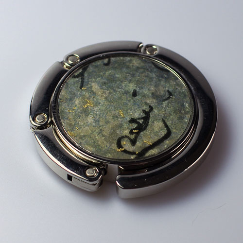 "Kaligrafie v modré" (háček na kabelky )