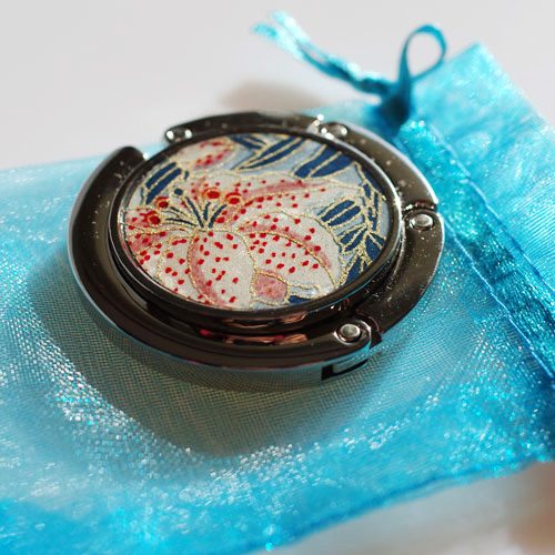 "Květy lilie" ( háček na kabelky )