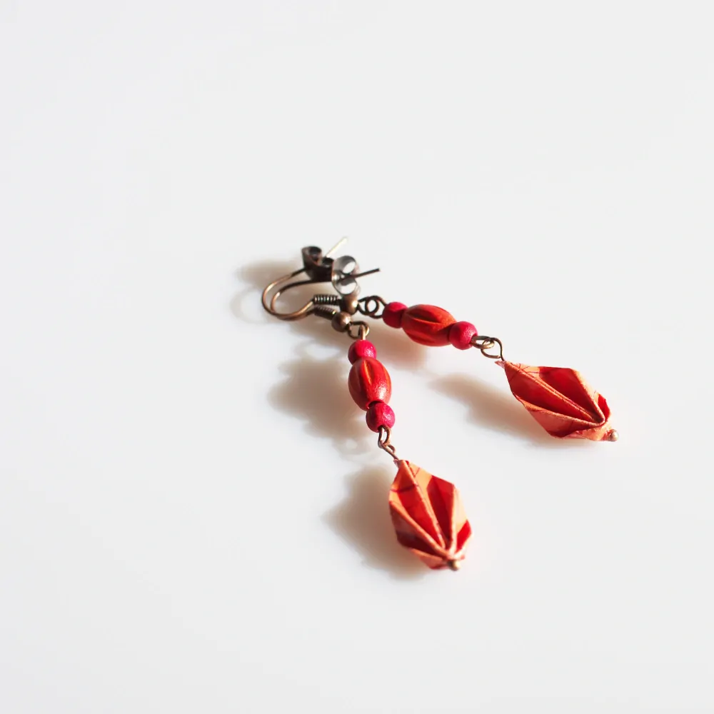 "Rudé linky" - náušnice listy