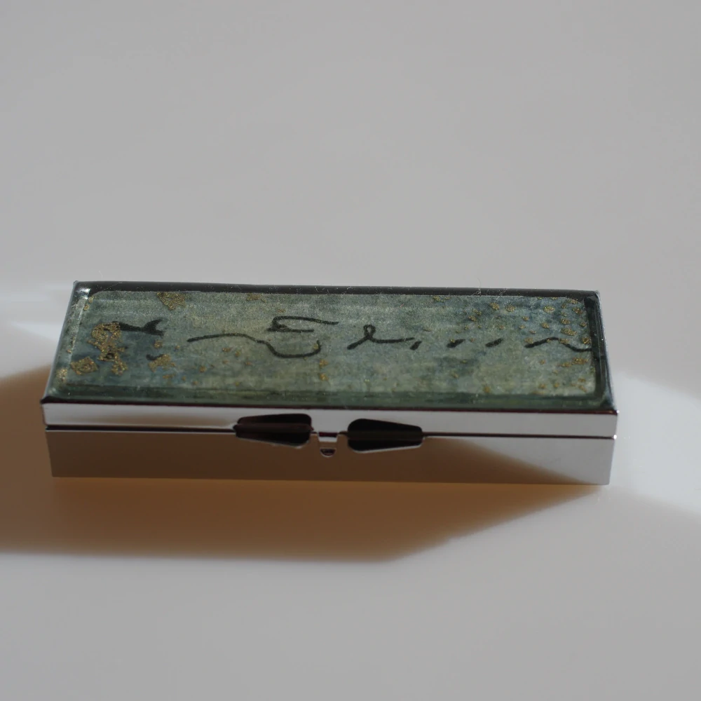 "Kaligrafie v  modré" (obdélníková krabička na léky)