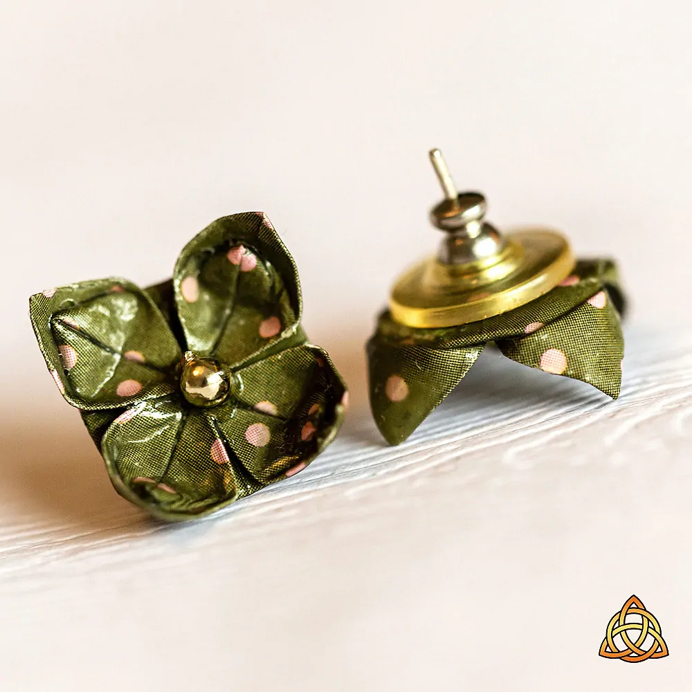 Náušnice "Růžové puntíky v khaki" (lotos)