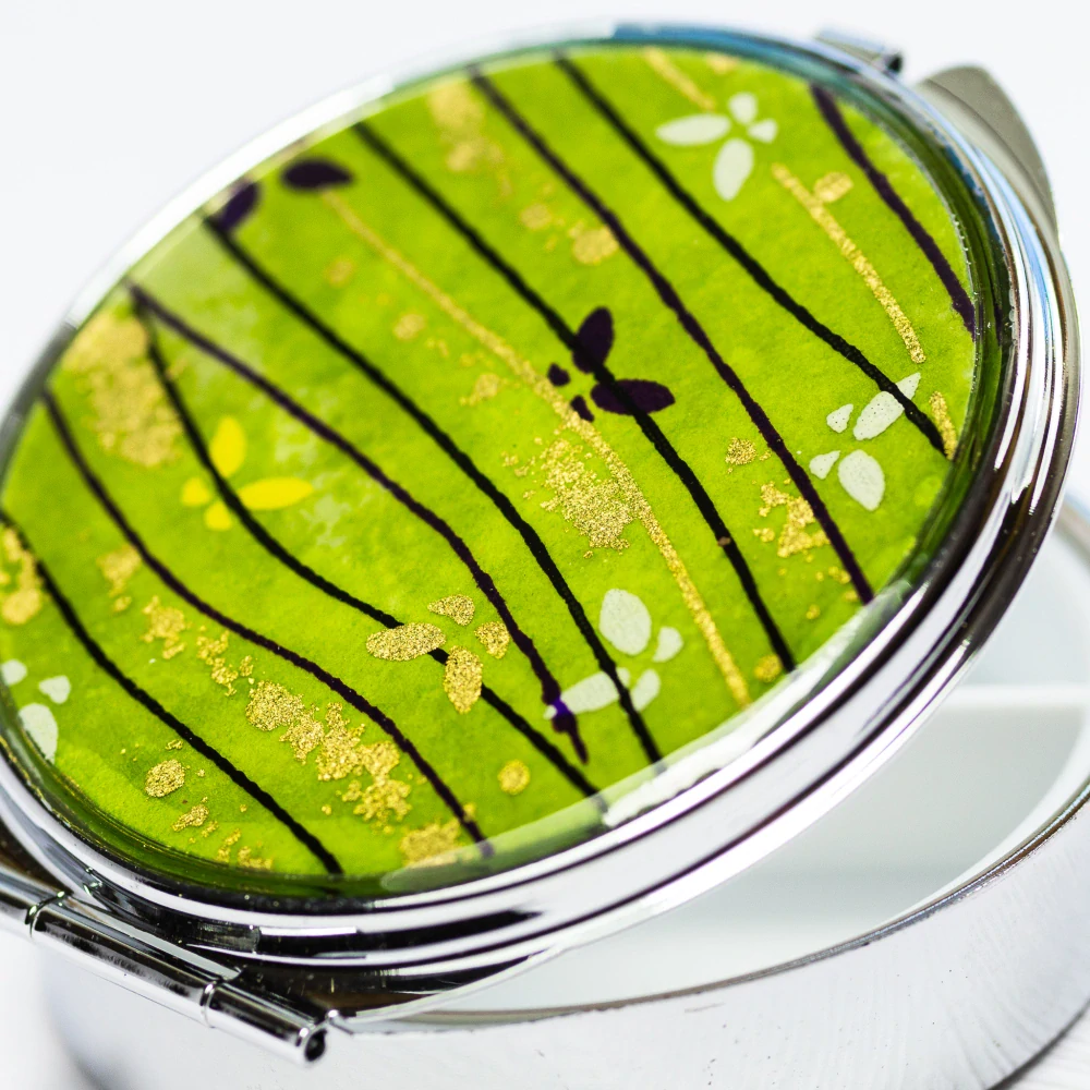 "Motýlí dotek" (kulatá krabička na léky )