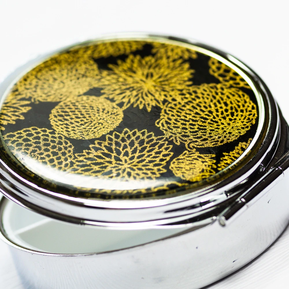 "Zářivá noc" (kulatá krabička na léky )