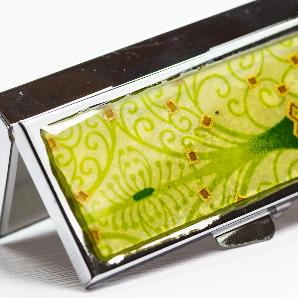 "V trávě" (obdélníková krabička na léky)