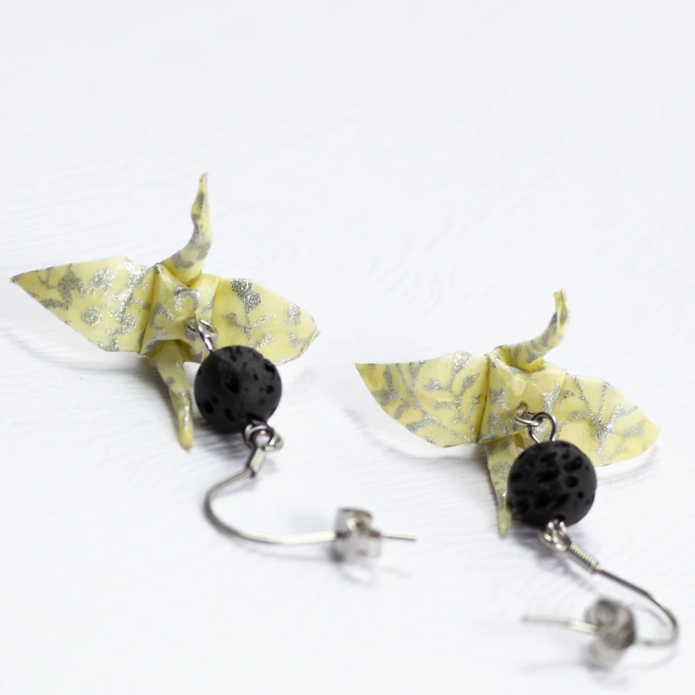 Náušnice "Stříbrné květy" (jeřáb s lávovým kamenem)