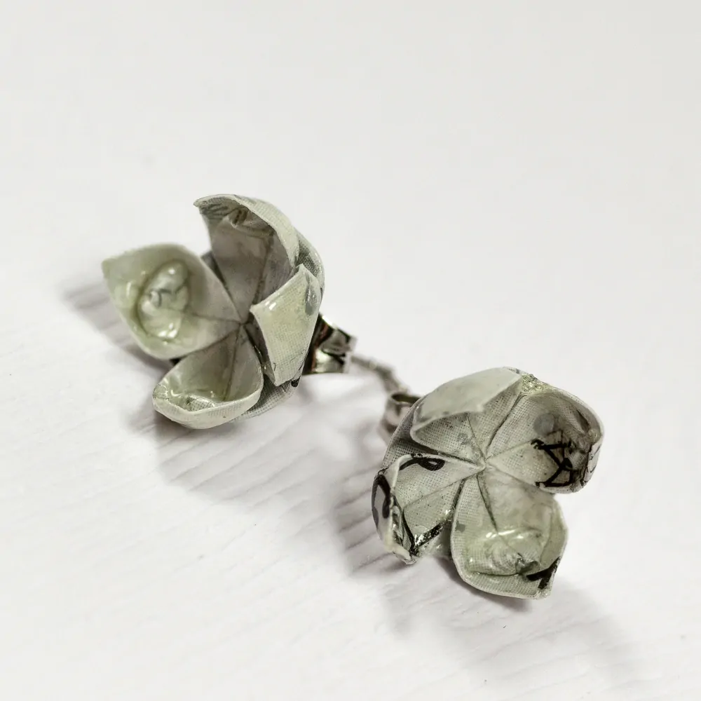 Náušnice "Černobílé vánoce" - lotosy malé