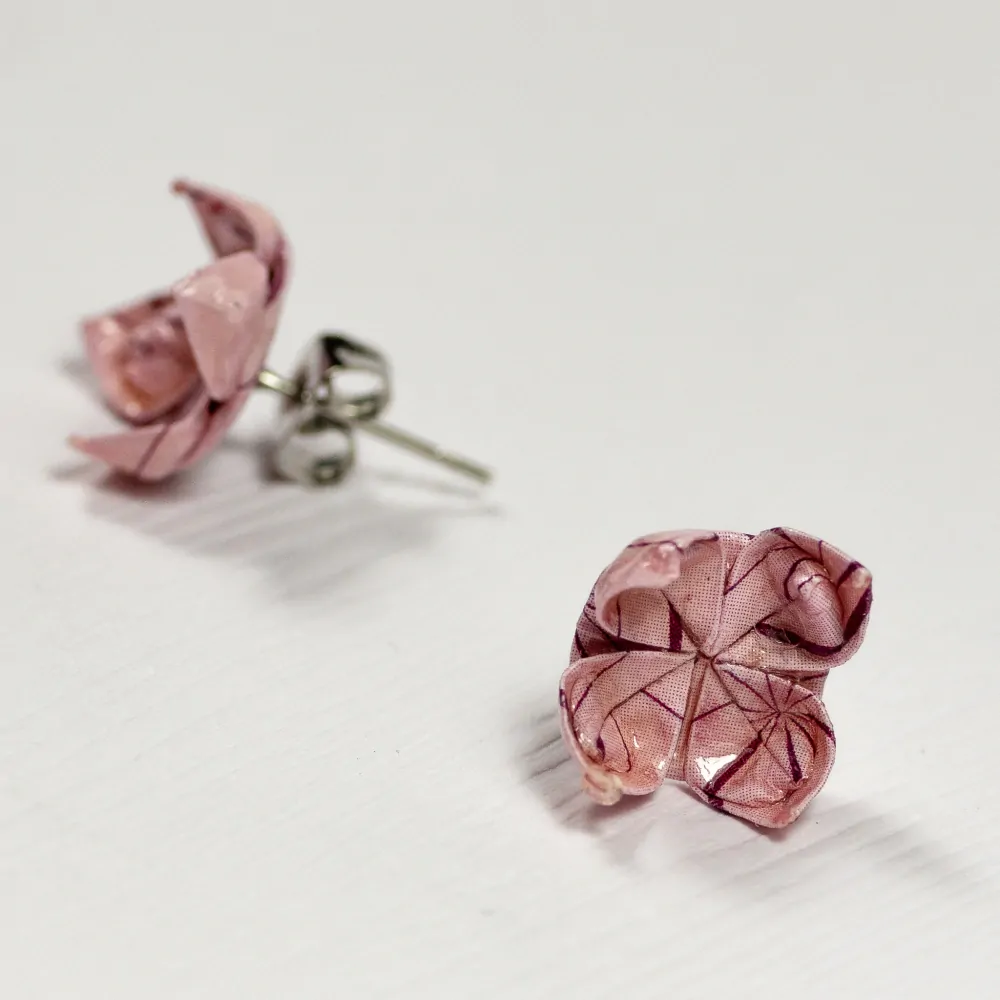 Náušnice "Geometrie v růžové" - lotosy malé
