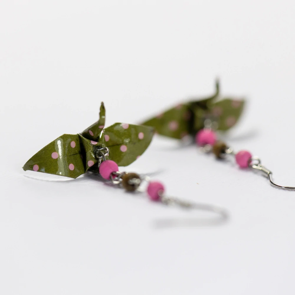 Náušnice "Růžové puntíky v khaki" (jeřáb)