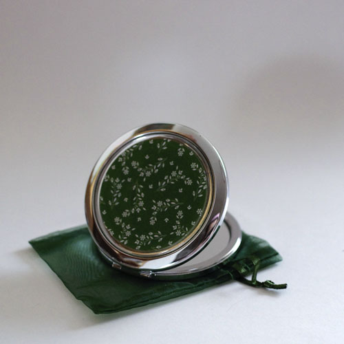 Zrcátko Bílá kvítka v tmavozelené