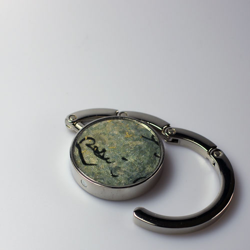 "Kaligrafie v modré" (háček na kabelky )