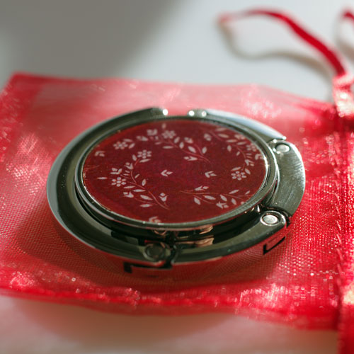 "Kvítka v červené" (háček na kabelky )