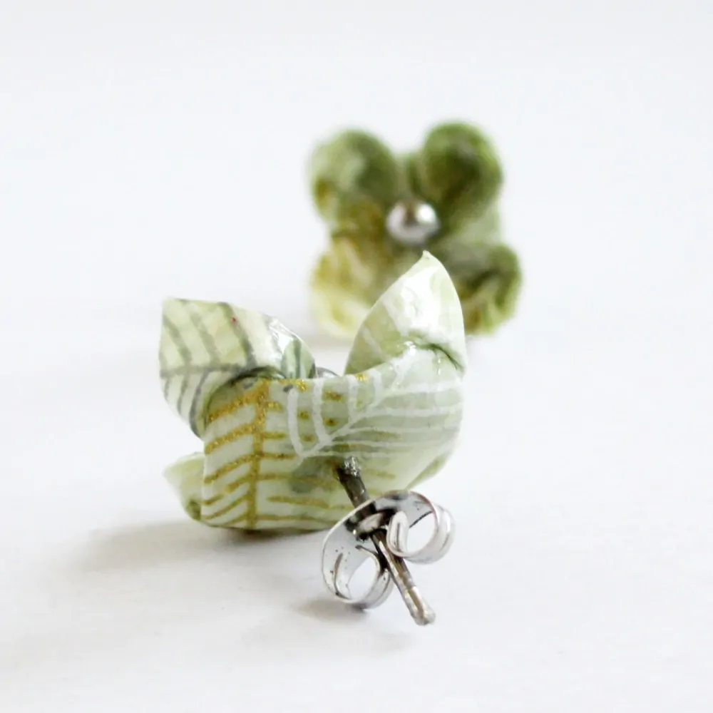 Náušnice "Bílá peříčka" (lotos)