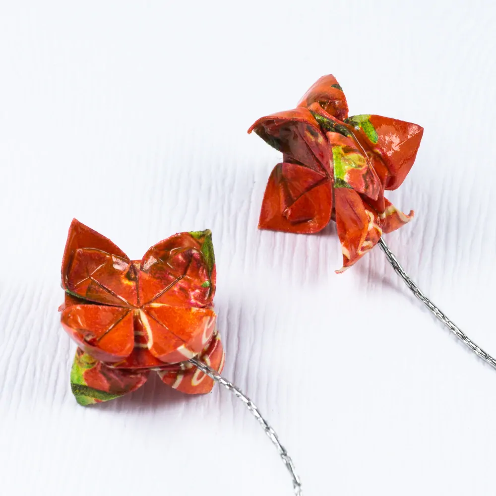 Náušnice "Sladká červená" (dvojitý lotos na řetízku)