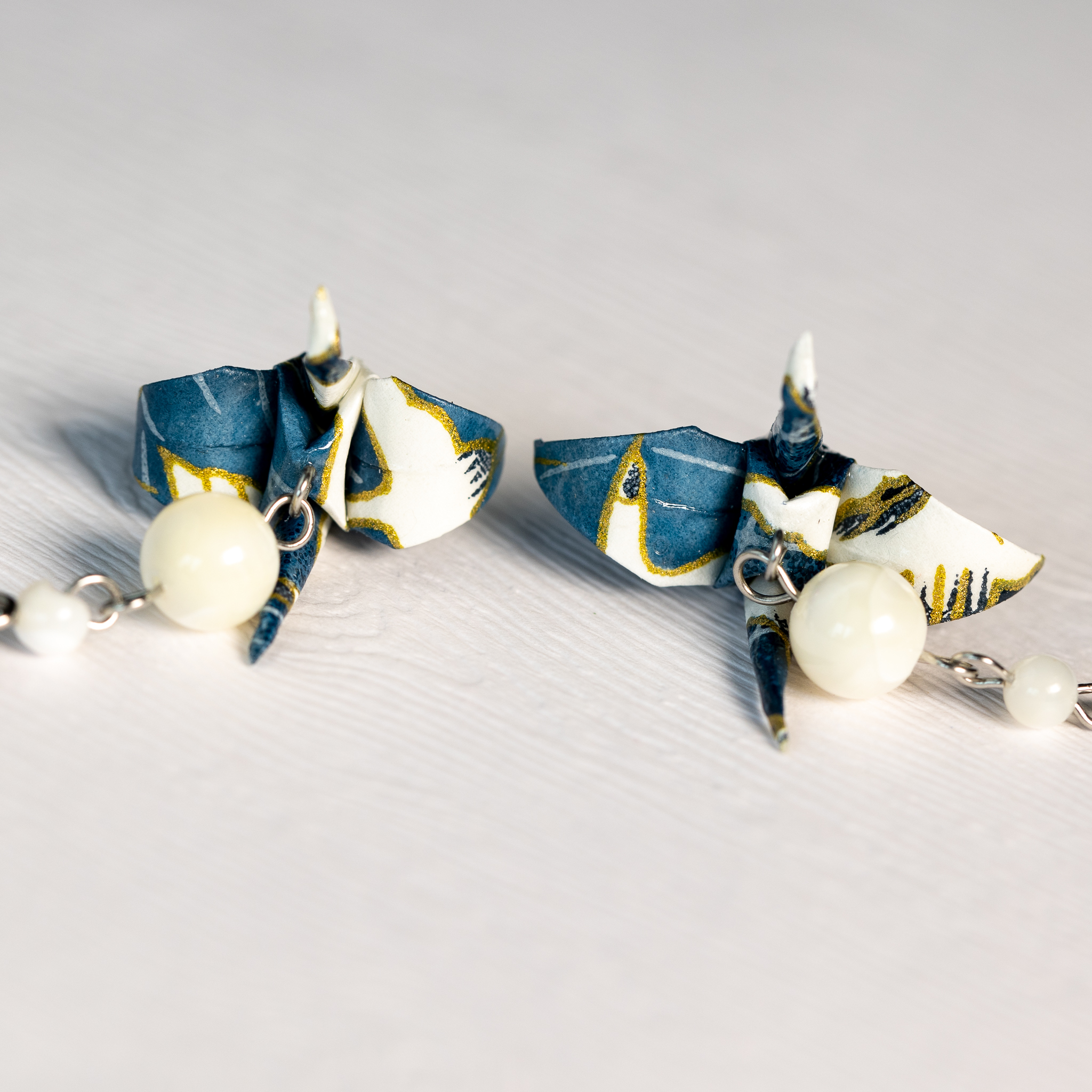 Náušnice "Jeřábi nad mořem" (jeřáb s perletí)