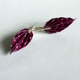 Náušnice "Fialová s puntíky" (listy)