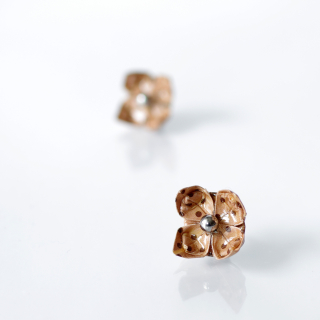 Náušnice "Hnědé puntíky" (lotos)