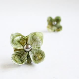 Náušnice "Bílá peříčka" (lotos)