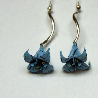 Náušnice "Geometrie v modré" (lilie)