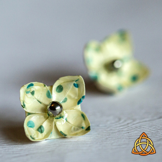 Náušnice "Modré puntíky na bílé" (lotos)