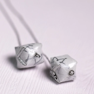 Náušnice "Černobílé vánoce" (vodní bomba na řetízku)